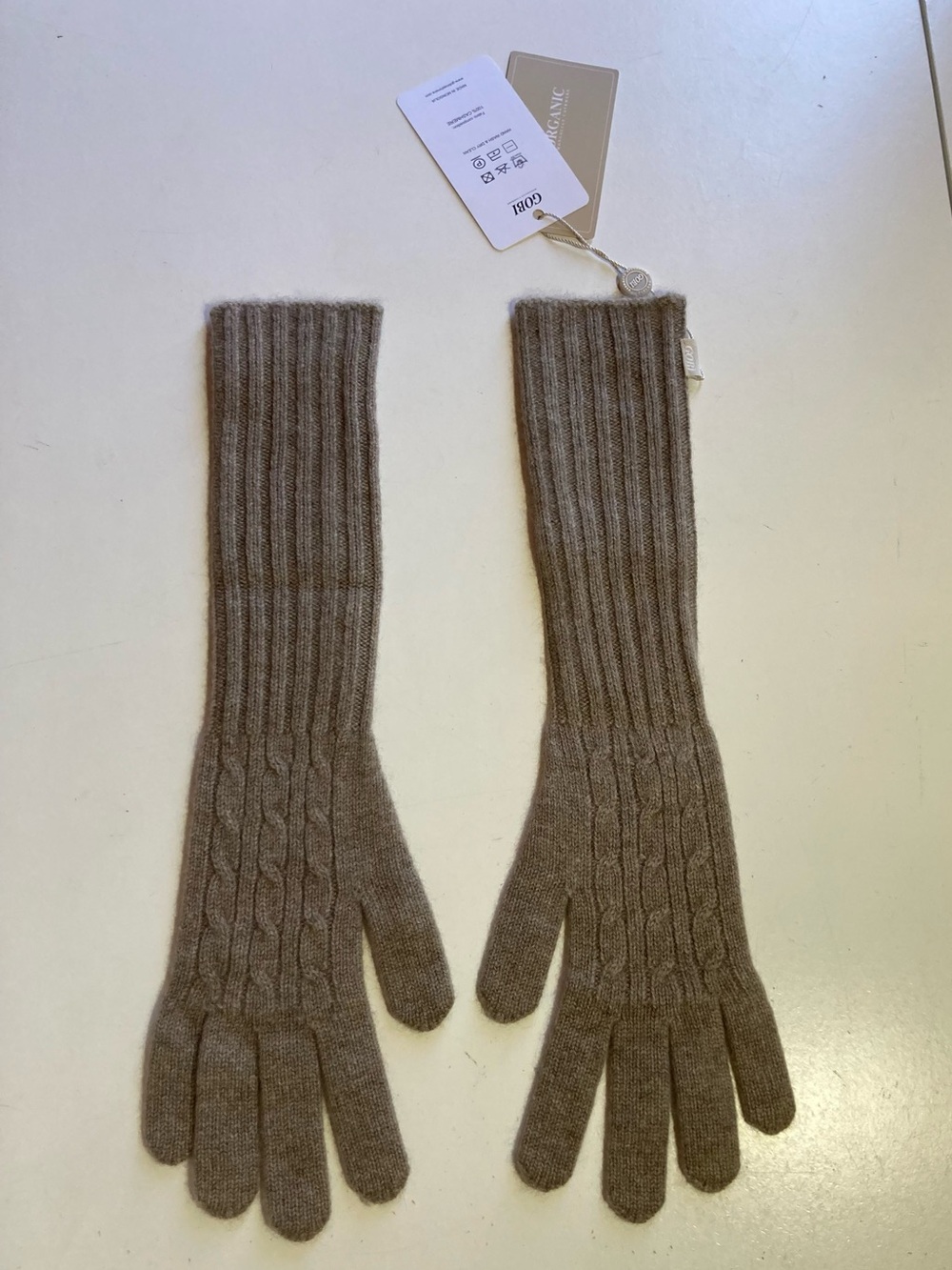 NWT GOBI 100% Organic Cashmere Women’s Long Gloves Tan Color Size 7 Mongolia